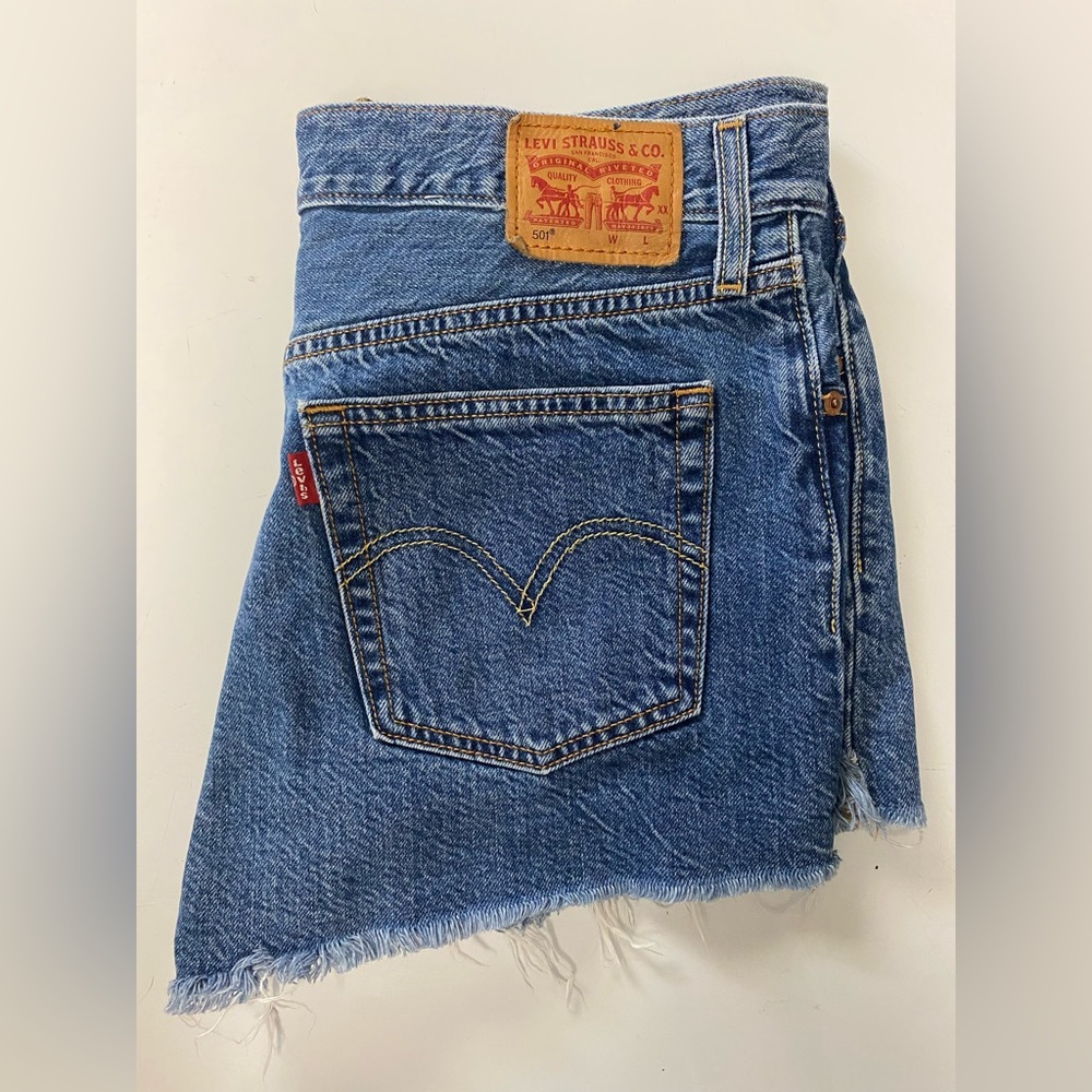 Levi’s 501 Denim Jean Shorts Frayed Edges Medium Blue Wash